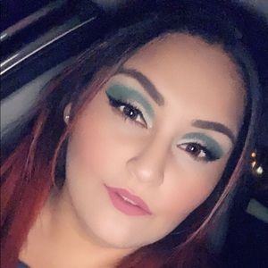 Meet your Posher, Monica